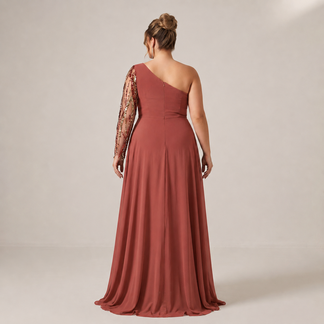 Vestido Asimétrico Tinto Tul Bordado con Sobrefalda