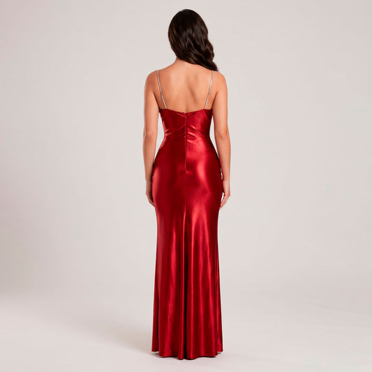 Vestido Satín Stretch Entallado con Tirantes de Pedrería, Drapeado Frontal y Abertura en Pierna Tallas S-L