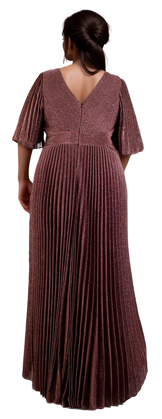 Vestido Color Uva Tallas Extra con Escote en V, Manga 3/4 Plisada y Detalles Plateados Tallas XL-3XL