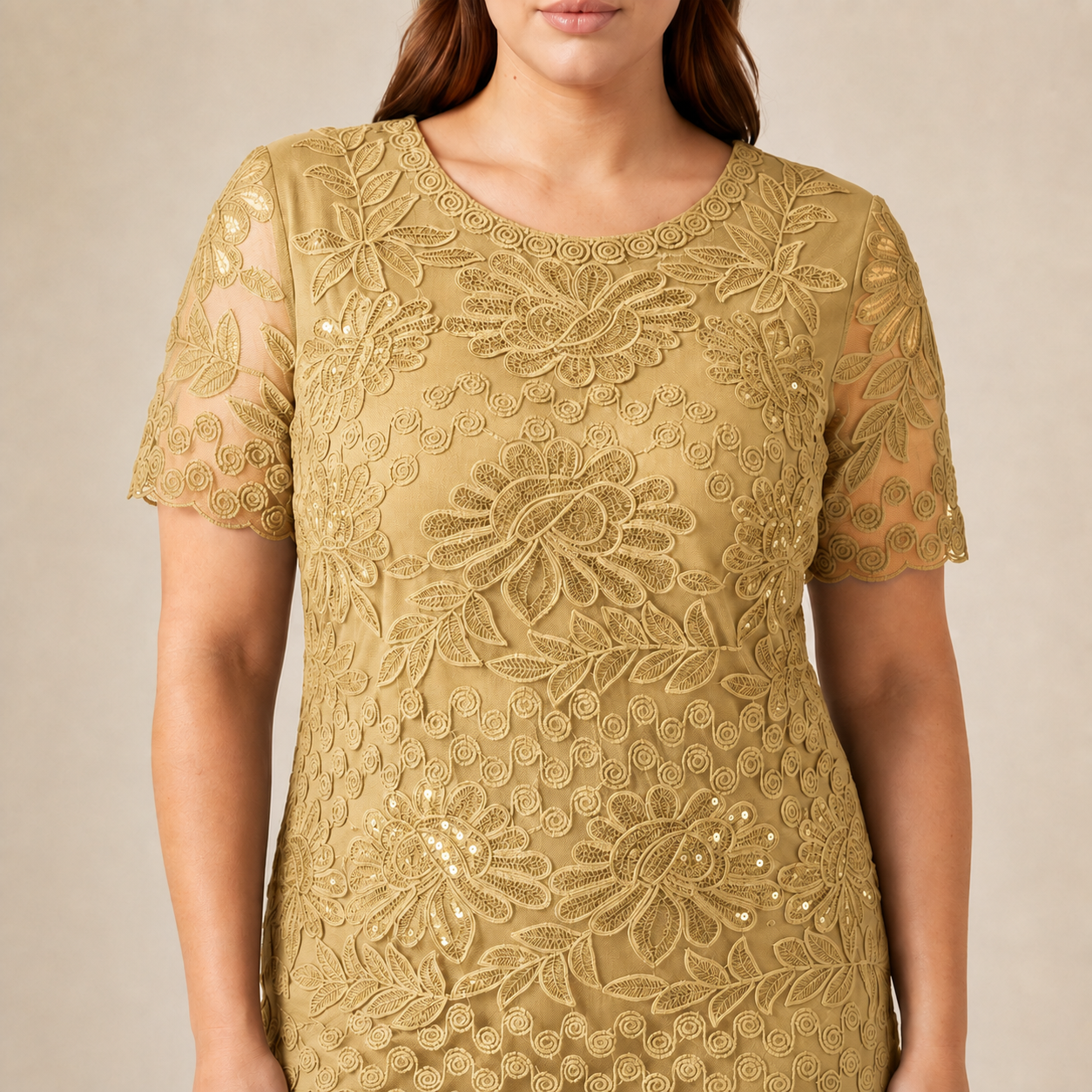 Vestido Corto Cintilla con Bordado