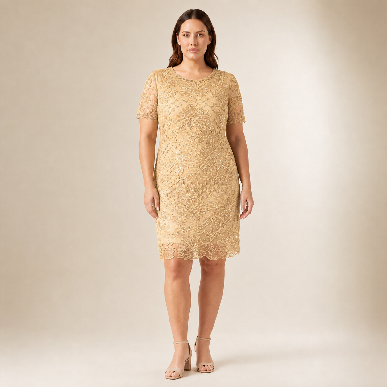 Vestido Corto Cintilla con Bordado