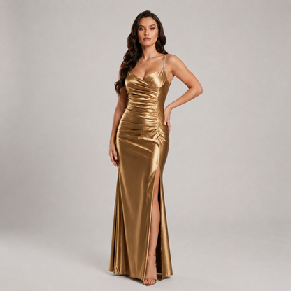 Vestido Satín Stretch Entallado con Tirantes de Pedrería, Drapeado Frontal y Abertura en Pierna Tallas S-L