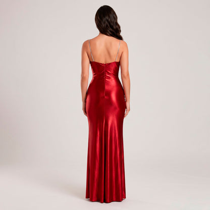 Vestido Satín Stretch Entallado con Tirantes de Pedrería, Drapeado Frontal y Abertura en Pierna Tallas S-L