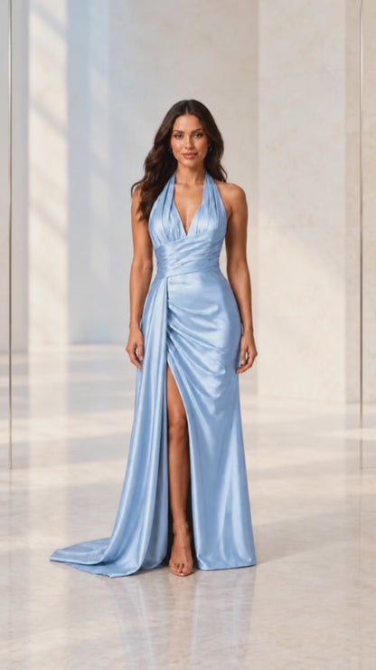 Vestido largo para graduación con escote halter, drapeado y abertura